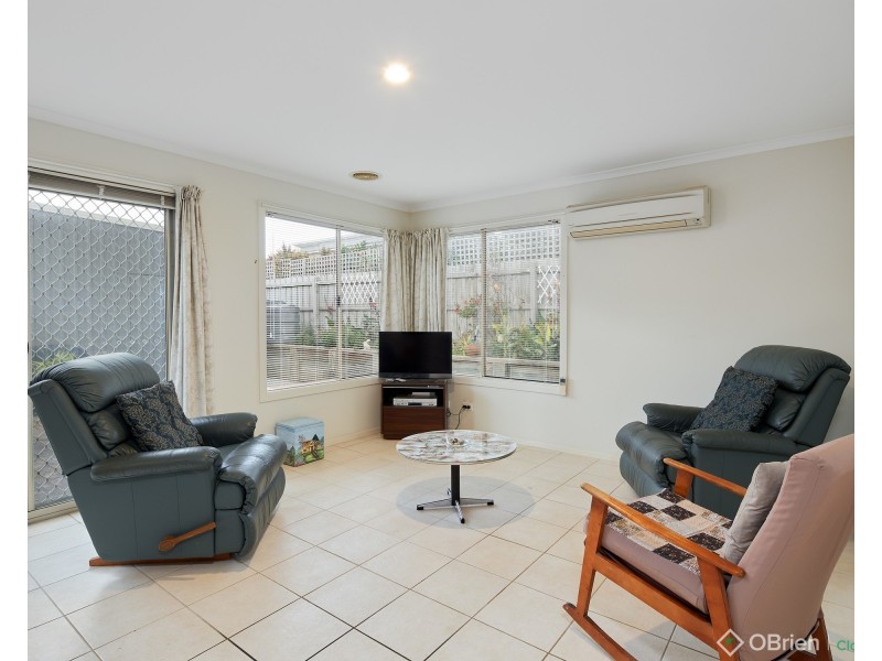 9 Davey Drive, Drouin VIC 3818