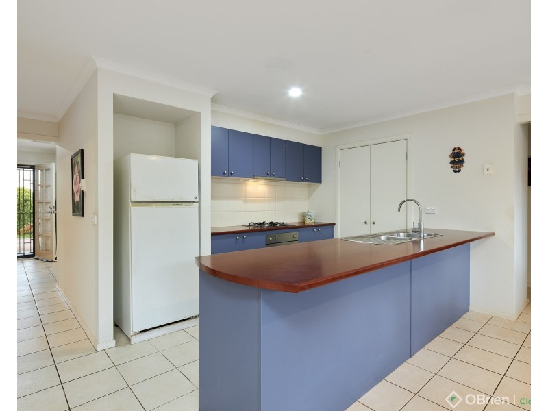 9 Davey Drive, Drouin VIC 3818