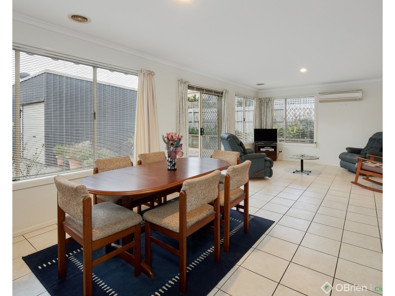 9 Davey Drive, Drouin VIC 3818