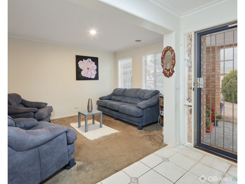 9 Davey Drive, Drouin VIC 3818