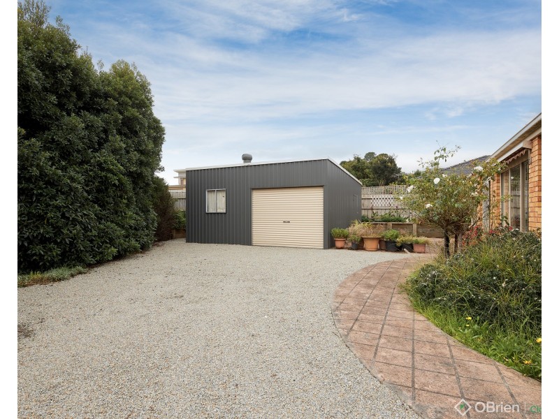 9 Davey Drive, Drouin VIC 3818