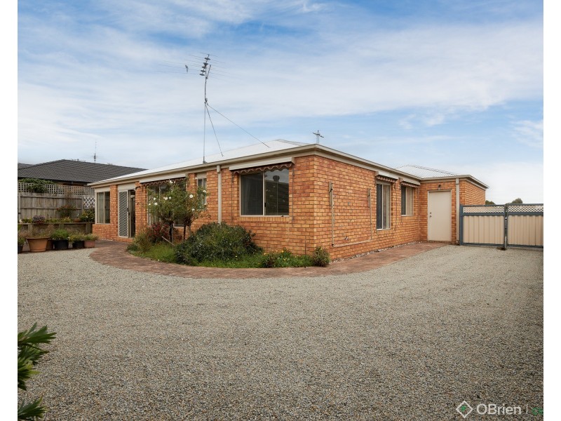 9 Davey Drive, Drouin VIC 3818