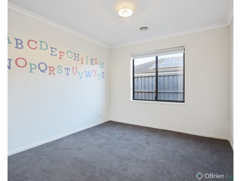 8 Paramount Drive, Warragul VIC 3820