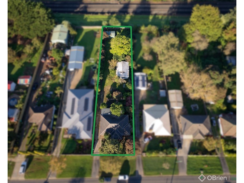 16 Longwarry Road, Drouin VIC 3818