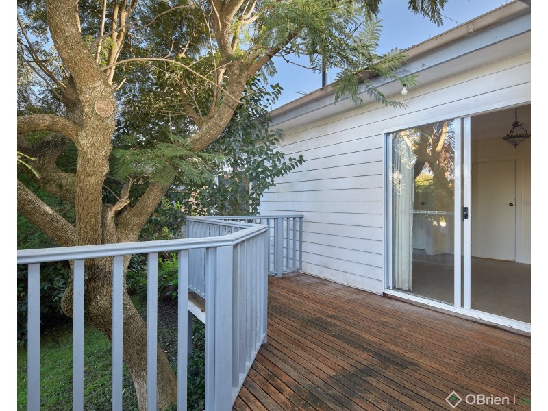 16 Longwarry Road, Drouin VIC 3818