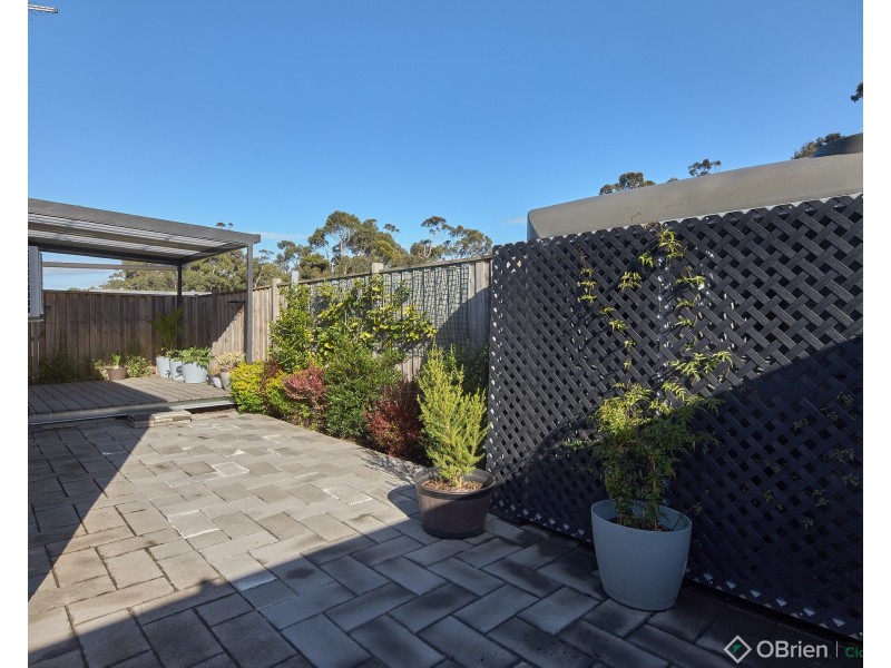 14/98 Lampard Road, Drouin VIC 3818