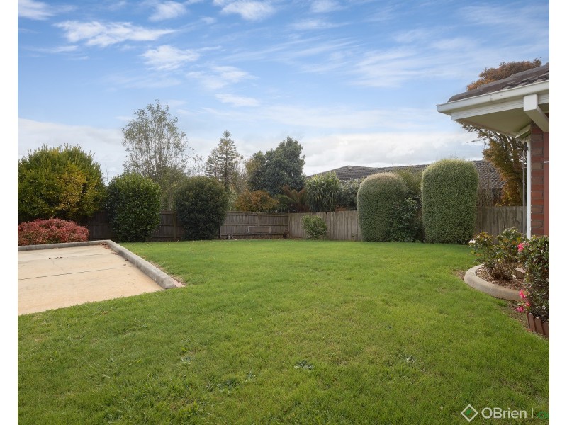 2/13 Eade Avenue, Warragul VIC 3820