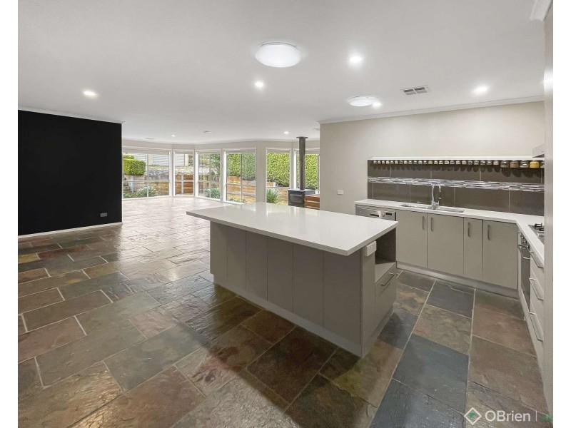 8 Wolff Street, Drouin VIC 3818