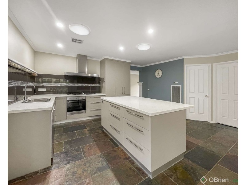 8 Wolff Street, Drouin VIC 3818
