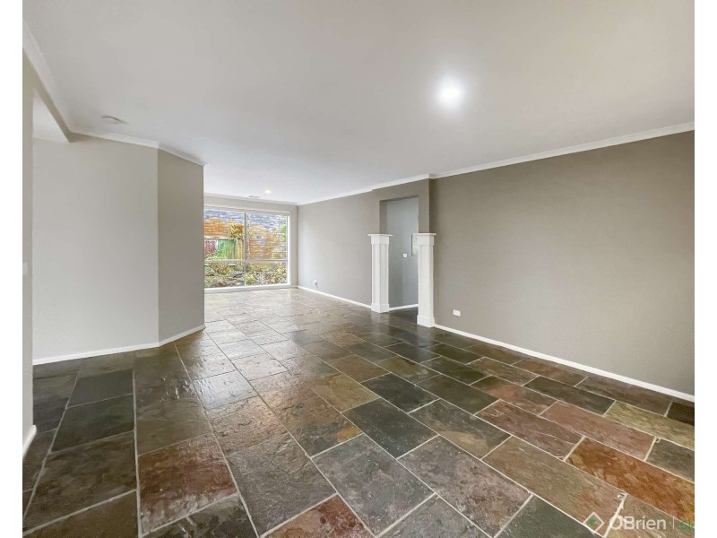 8 Wolff Street, Drouin VIC 3818