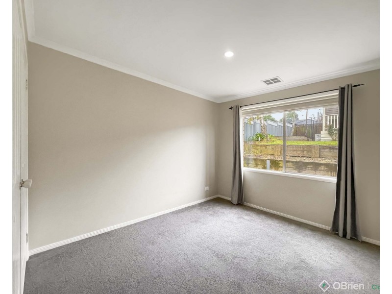 8 Wolff Street, Drouin VIC 3818