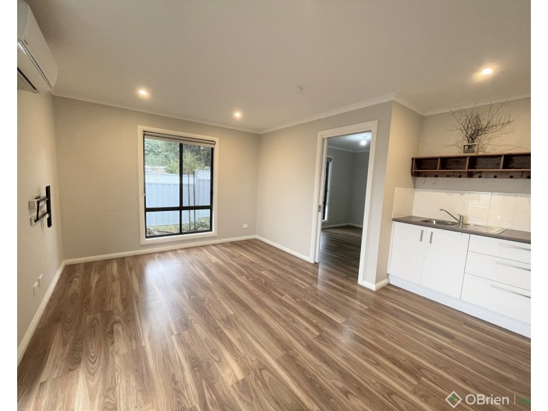 8 Wolff Street, Drouin VIC 3818