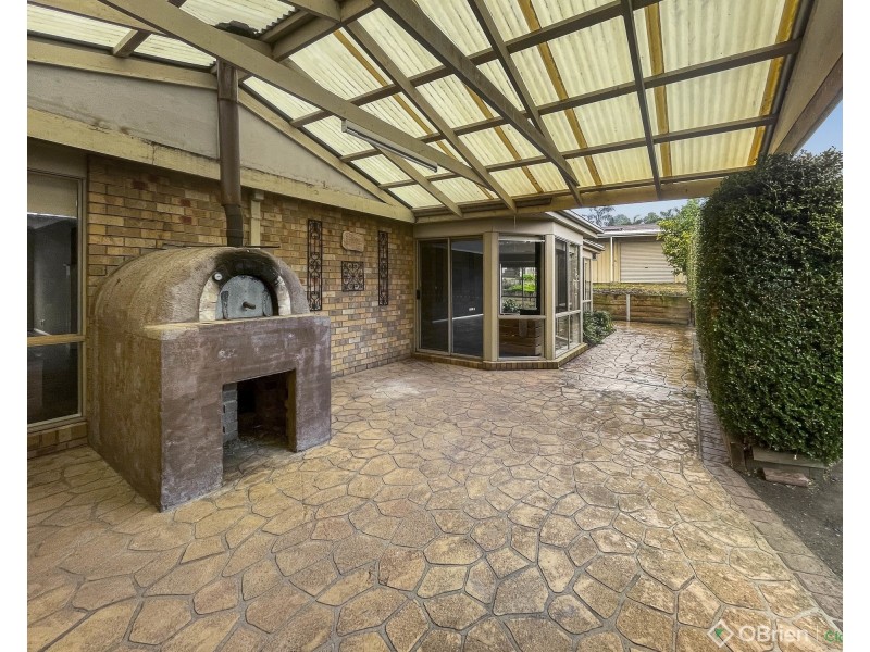 8 Wolff Street, Drouin VIC 3818