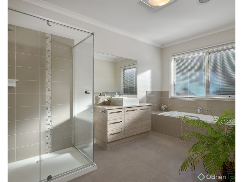 48 Walker Drive, Drouin VIC 3818
