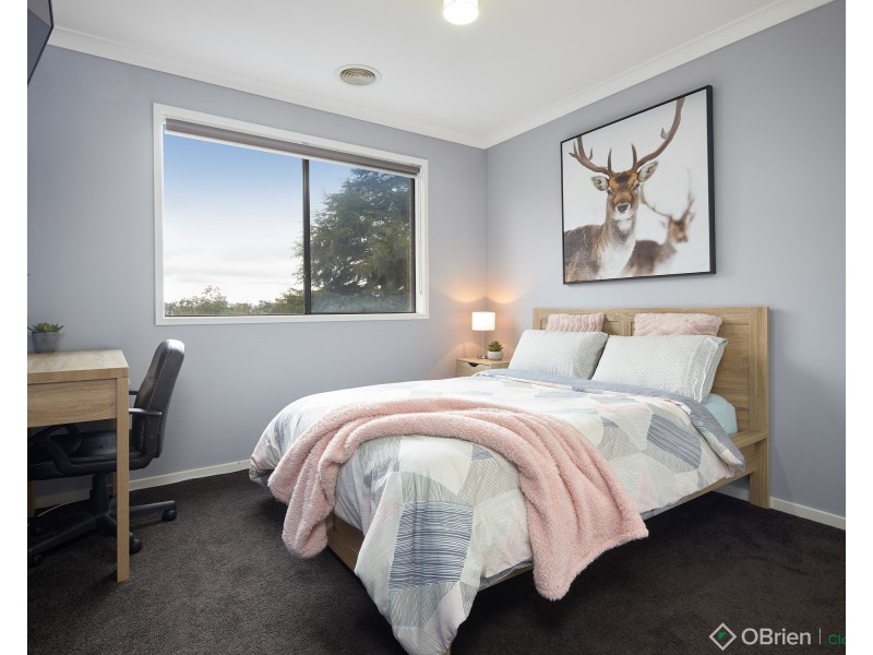 7 Charlwood Court, Drouin VIC 3818