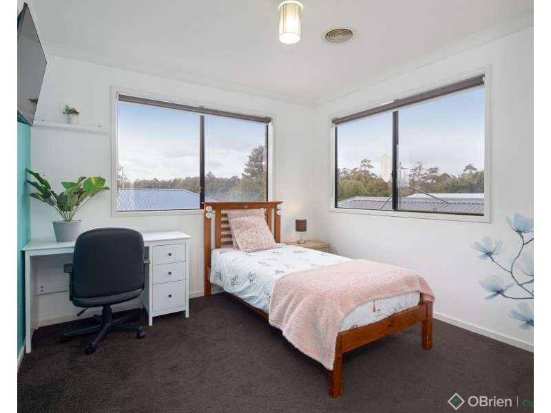 7 Charlwood Court, Drouin VIC 3818
