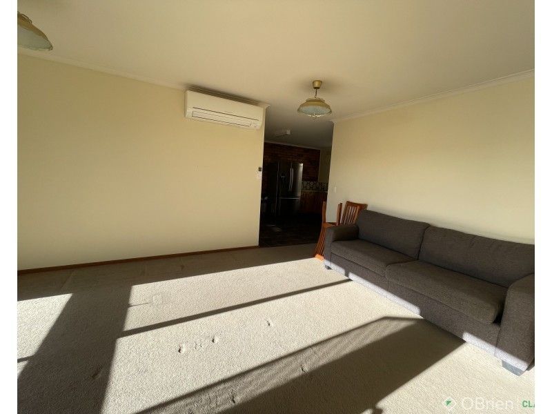 1/1A Archibald Crescent, Warragul VIC 3820