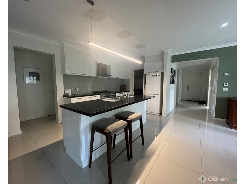 175 Twin Ranges Drive, Warragul VIC 3820