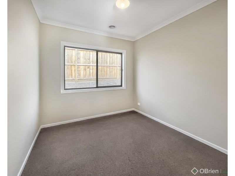 13 Kurrajong Road, Warragul VIC 3820