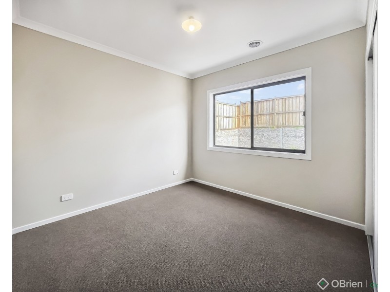13 Kurrajong Road, Warragul VIC 3820