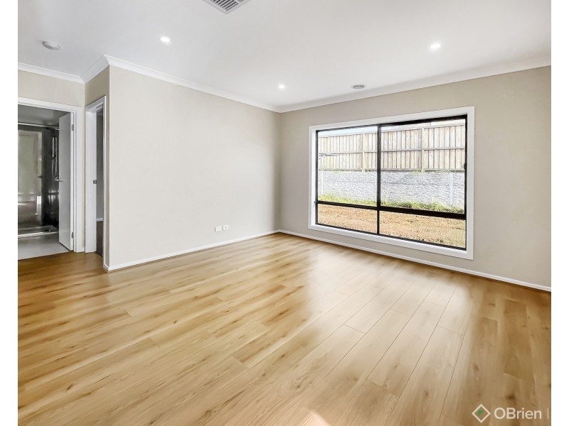 13 Kurrajong Road, Warragul VIC 3820