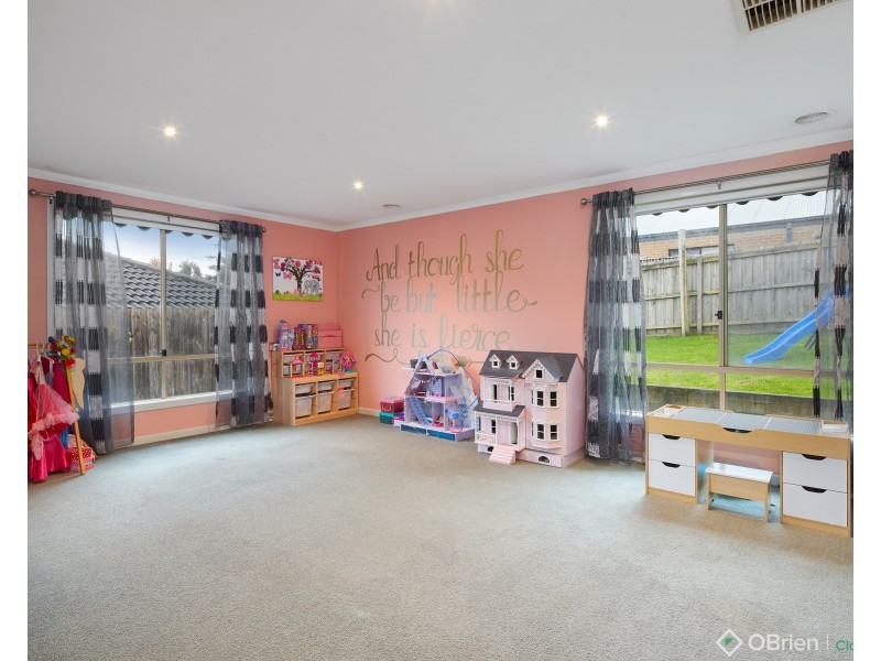 19 Holland Street, Drouin VIC 3818