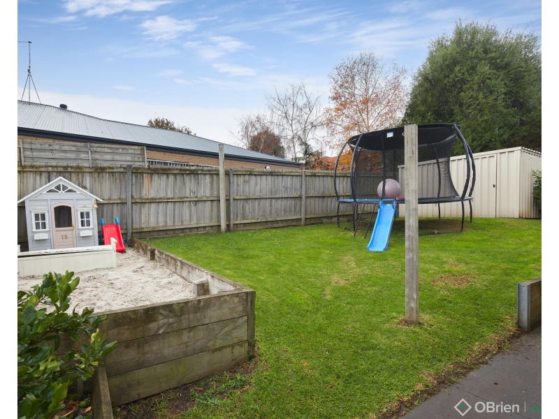 19 Holland Street, Drouin VIC 3818