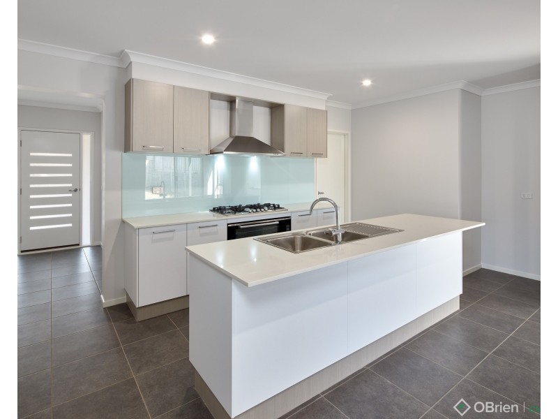 8 Plenty Drive, Warragul VIC 3820
