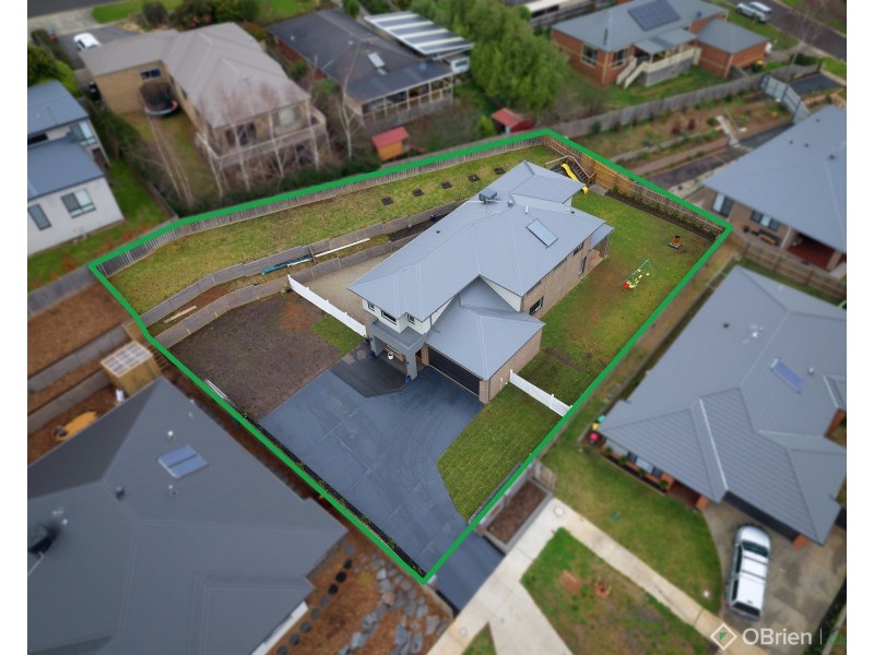 33 Wakeful Crescent, Drouin VIC 3818