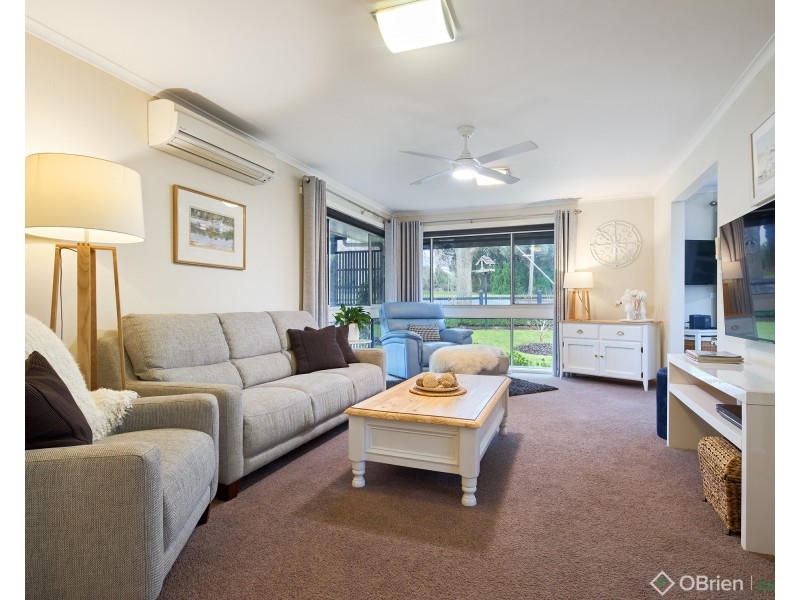 4 Lindsay Street, Drouin VIC 3818