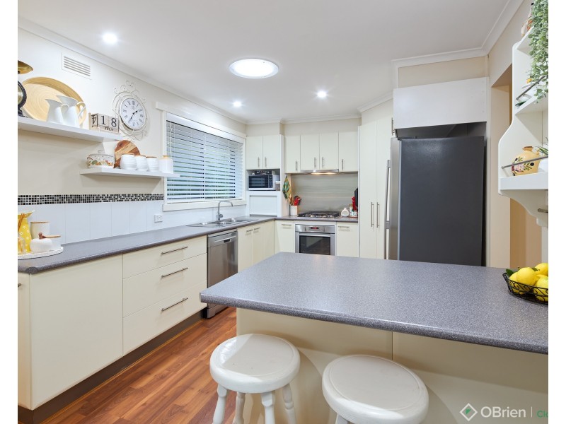 4 Lindsay Street, Drouin VIC 3818