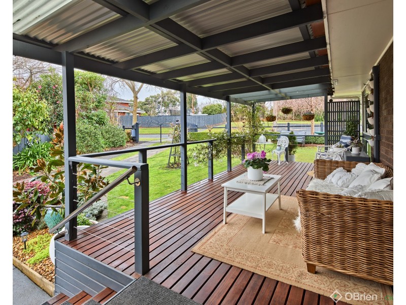 4 Lindsay Street, Drouin VIC 3818