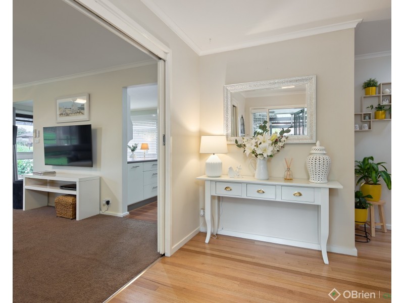 4 Lindsay Street, Drouin VIC 3818