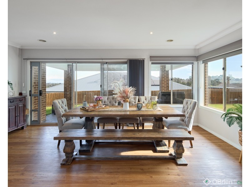 44 Kensington Square, Drouin VIC 3818