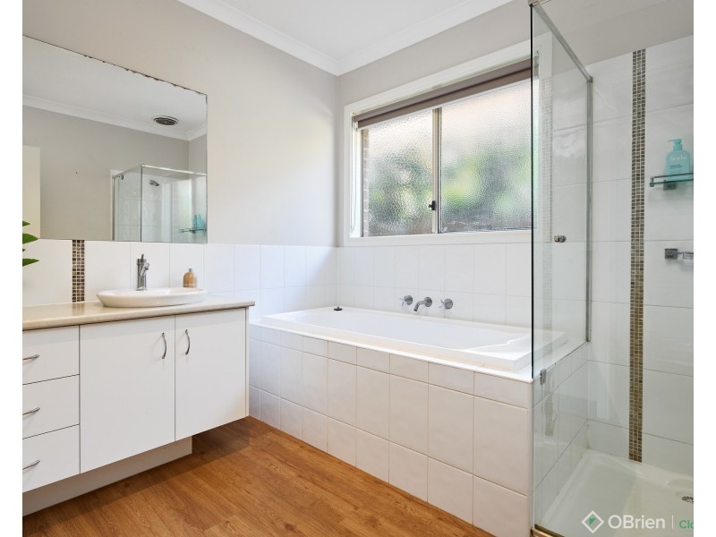 44 Kensington Square, Drouin VIC 3818