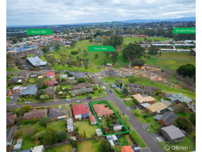 12 Charles Street, Drouin VIC 3818