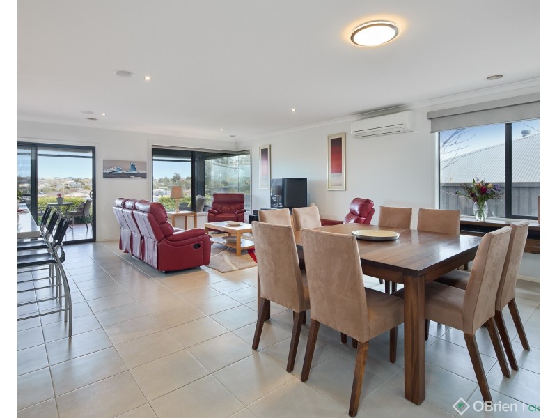 14 Golden Avenue, Warragul VIC 3820