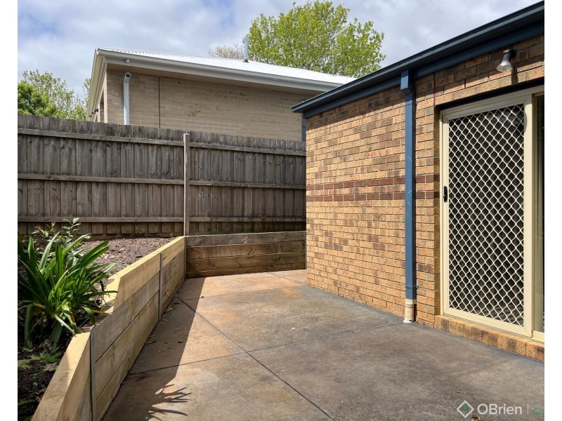 2/7 Lampard Road, Drouin VIC 3818