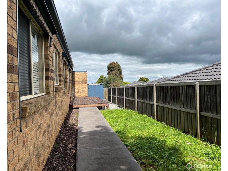 2/7 Lampard Road, Drouin VIC 3818