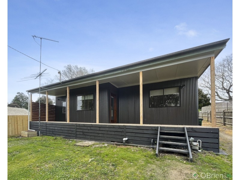 32 Acacia Street, Drouin VIC 3818