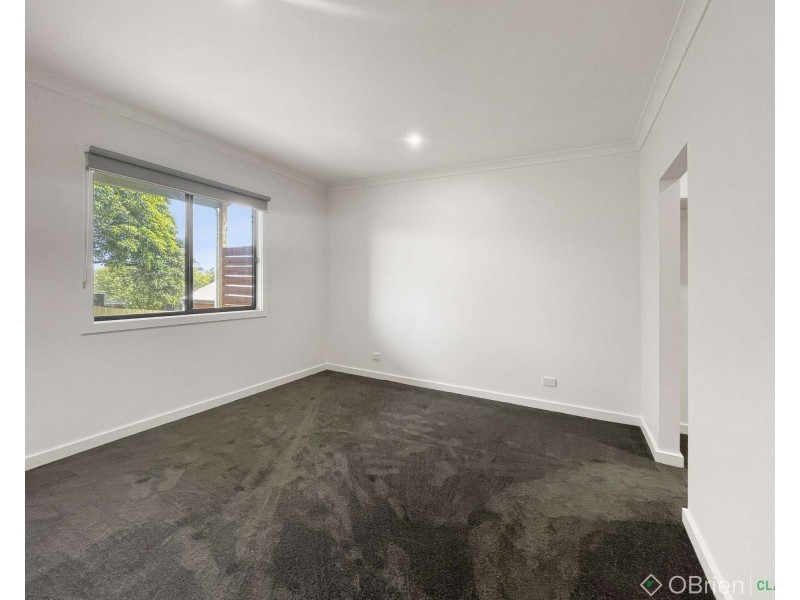 32 Acacia Street, Drouin VIC 3818