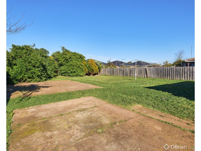 10 Fairchild Street, Drouin VIC 3818