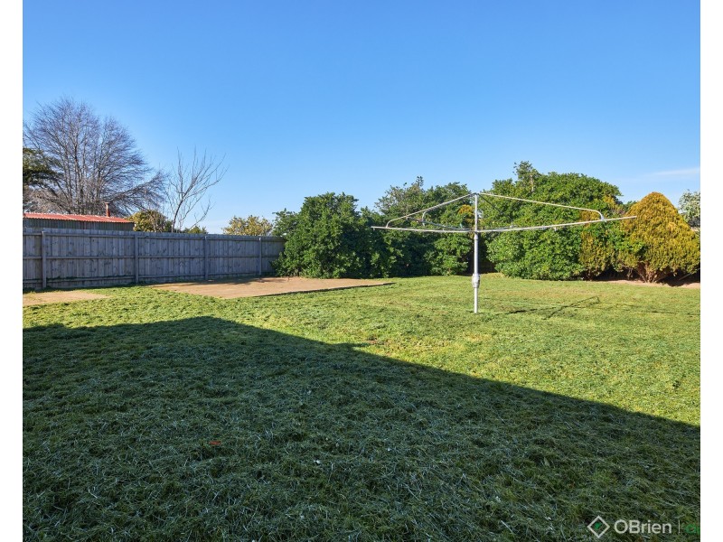 10 Fairchild Street, Drouin VIC 3818