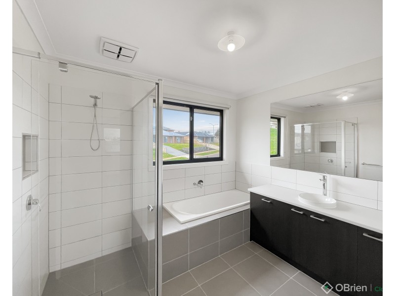 36 Sadleria Street, Drouin VIC 3818