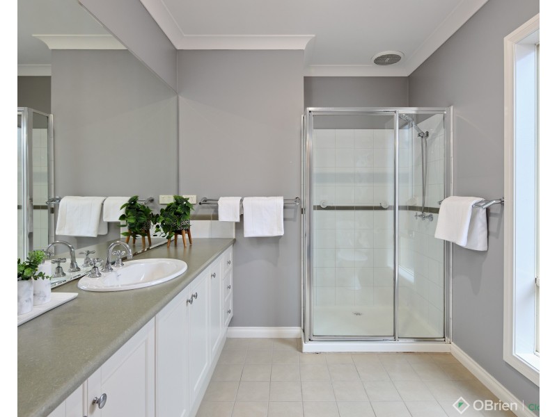 6 Evergreen Close, Drouin VIC 3818