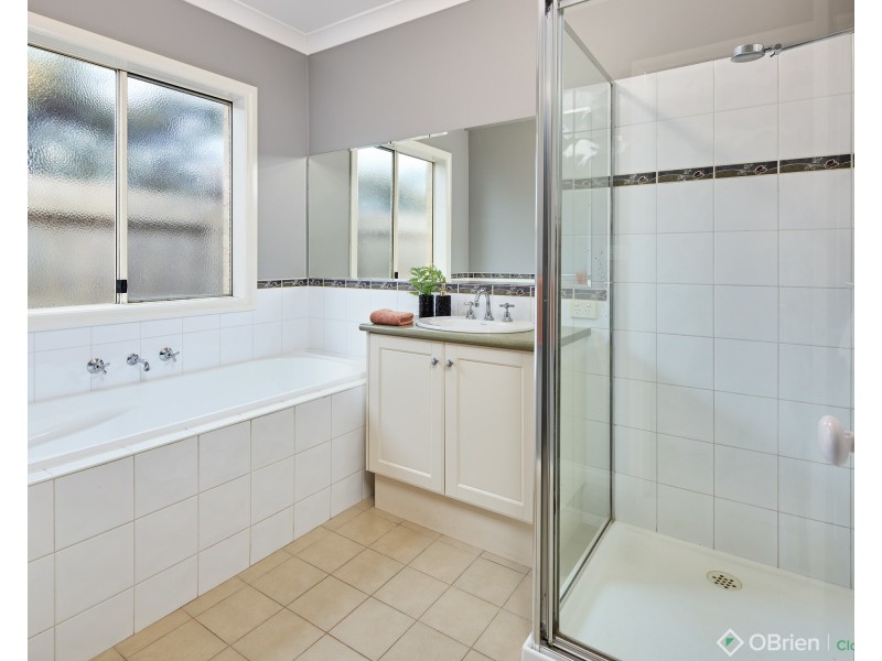 6 Evergreen Close, Drouin VIC 3818