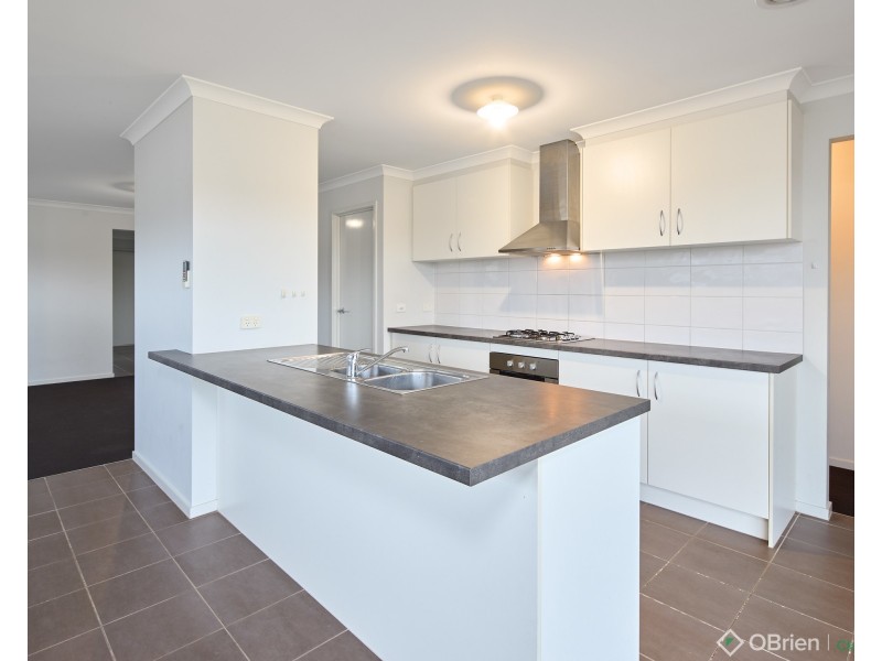 25 Sweetwater Place, Moe VIC 3825