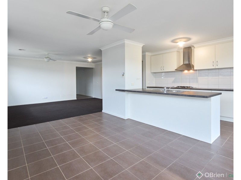 25 Sweetwater Place, Moe VIC 3825
