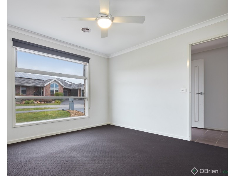 25 Sweetwater Place, Moe VIC 3825