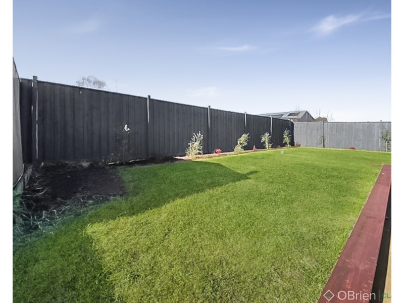 32 Boyd Avenue, Warragul VIC 3820
